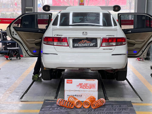 ultimo caso aziendale circa Honda Accord 2.0L del 2004 aggiornata con molle corte EDDY Sport